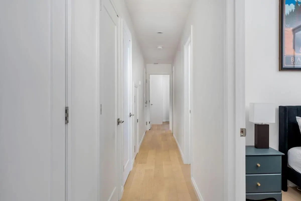 Hidden Gem - 3 Bedroom Steps To Little Italy And Uoft Toronto 0*,  Canada