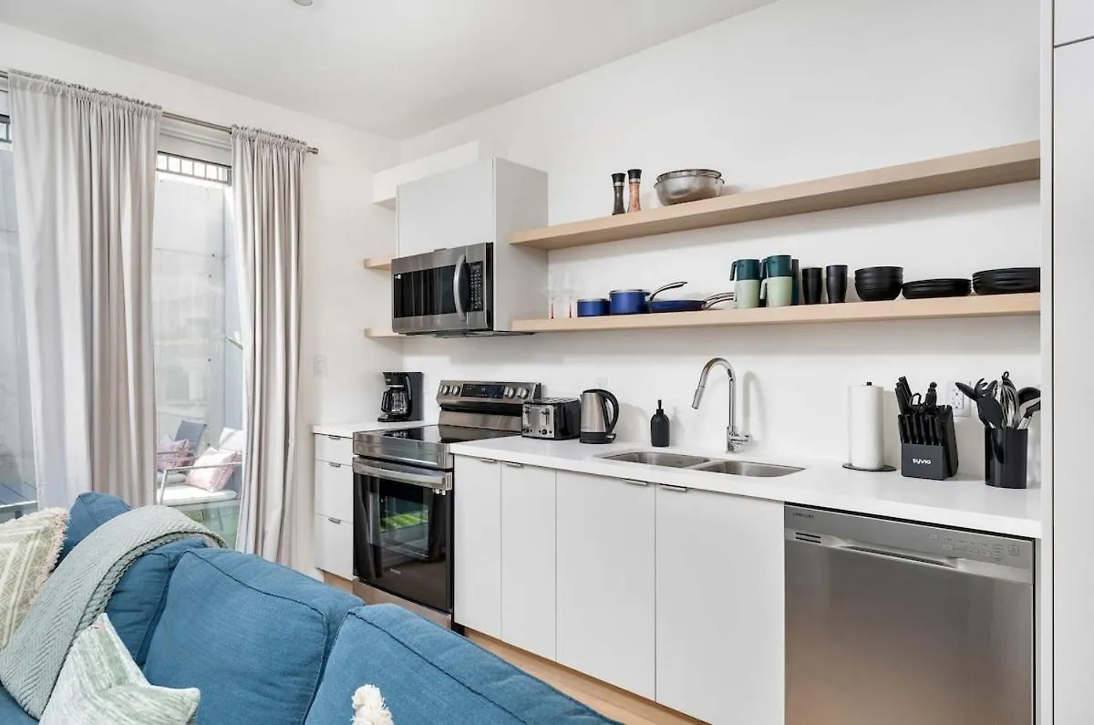 Hidden Gem - 3 Bedroom Steps To Little Italy And Uoft Toronto Appartement