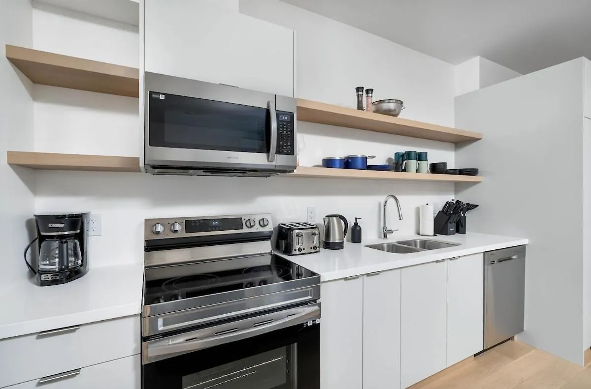 Hidden Gem - 3 Bedroom Steps To Little Italy And Uoft Toronto 0*,