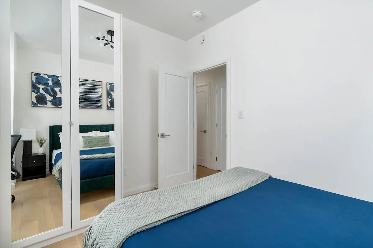 Hidden Gem - 3 Bedroom Steps To Little Italy And Uoft Toronto Canada