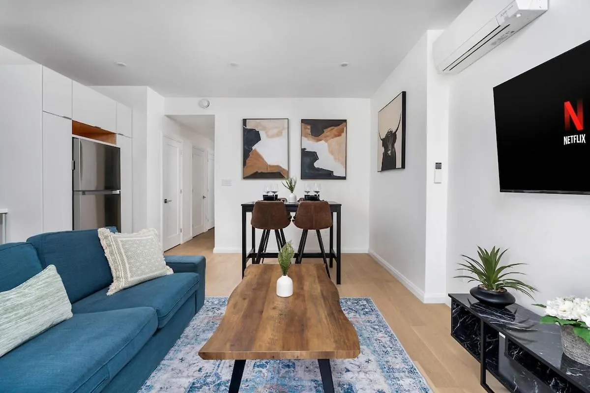 Hidden Gem - 3 Bedroom Steps To Little Italy And Uoft Toronto 0*,