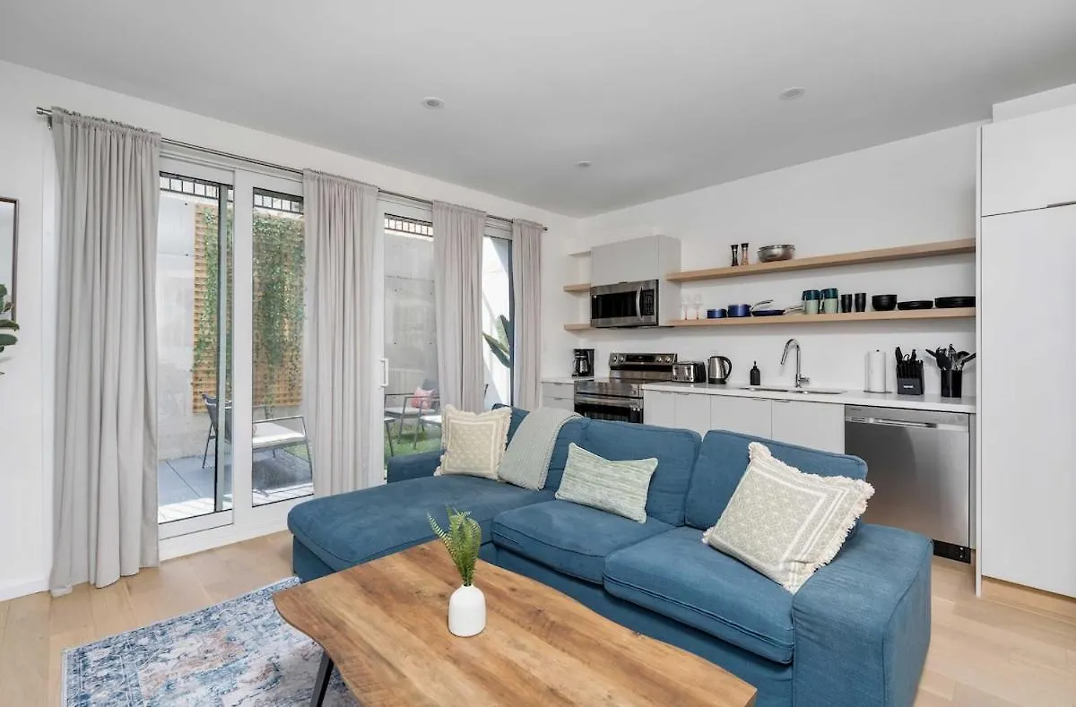 Hidden Gem - 3 Bedroom Steps To Little Italy And Uoft Toronto Appartement